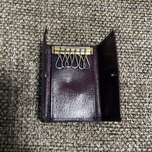 LOUIS VUITTON SIX KEYCASE - Picture 3 of 5